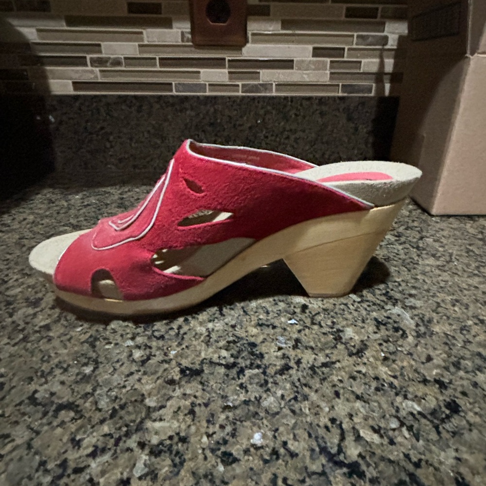 Earthies platform Red sandals - Picture 3 of 8